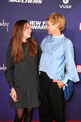 Susann Atwell mit Tochter Ava beim New Faces Award Music 2021 im Ruby Lotti Hotel und Bar. Hamburg, 28.10.2021