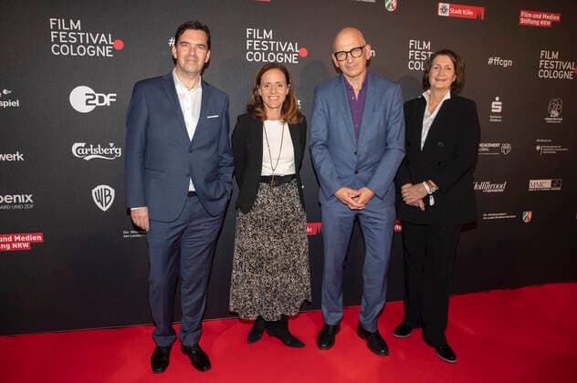 Jean-Christoph Caron, Eva Lindenau, Phil Grabsky und Gast bei der Verleihung der Film Festival Cologne Awards 2021 auf dem 31. Film Festival Cologne 2021 im E-Werk. Köln, 28.10.2021