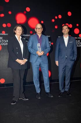 Phil Grabsky mit Laudatoren bei der Verleihung der Film Festival Cologne Awards 2021 auf dem 31. Film Festival Cologne 2021 im E-Werk. Köln, 28.10.2021