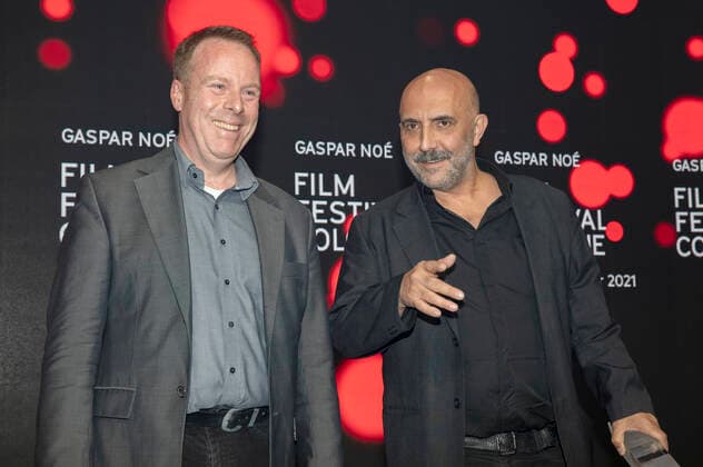 Gaspar Noe mit Laudator bei der Verleihung der Film Festival Cologne Awards 2021 auf dem 31. Film Festival Cologne 2021 im E-Werk. Köln, 28.10.2021