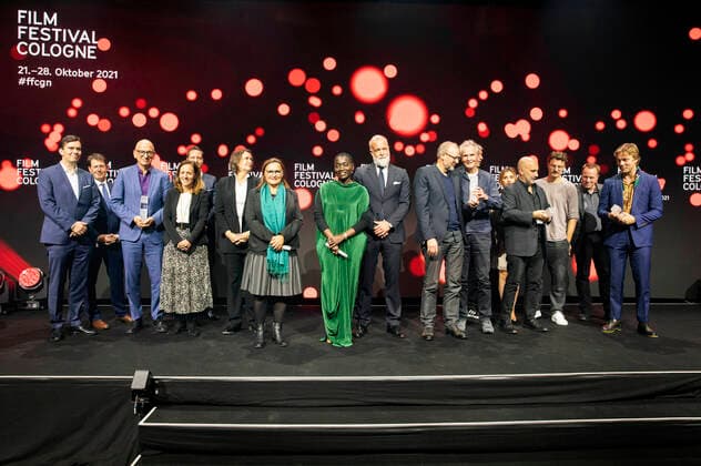 Bilder des Jahres 2021, Entertainment 10 Oktober Entertainment Themen der Woche KW43 Die Preisträger und Laudatoren bei der Verleihung der Film Festival Cologne Awards 2021 auf dem 31. Film Festival Cologne 2021 im E-Werk. Köln, 28.10.2021 *** The award winners and laudators at the Film Festival Cologne Awards 2021 at the 31 Film Festival Cologne 2021 at the E Werk Cologne, 28 10 2021 Foto:xR.xSchmiegeltx xFuturexImage