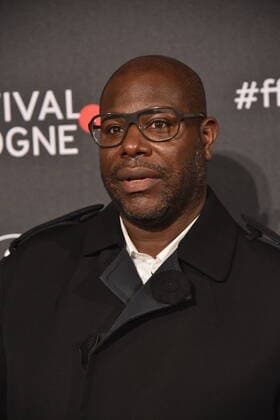 Der britische Regisseur Sir Steve McQueen kommt zu Verleihung der Film Festival Cologne Awards