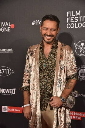 Schauspieler Gianni Jovanovic kommt zu Verleihung der Film Festival Cologne Awards