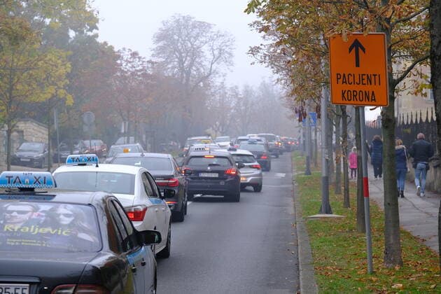 Croatia on a peak of 4th COVID-19 wave Cars wait in line at Andrija Stampar Teaching Institute of Public Health COVID-19 drive-through testing in Zagreb, Croatia on October 30, 2021. The director of the Croatian Institute of Public Health, Krunoslav Capak hopes that Croatia is on a peak of 4th COVID-19 wave. SlavenxBranislavxBabic PIXSELL