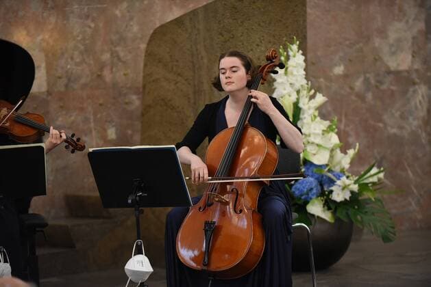 30.10.2021 Frankfurt am Main Paulskirche Feierliche Verleihung Binding-Kulturpreis 2020 und 2021 für die Junge Deutsche Philharmonie und den Verein ID Mitglieder der Jungen Deutsche Philharmonie spielen Stücke von Brahms emspor, DFL regulations prohibit any use of photographs as image sequences and or quasi-video