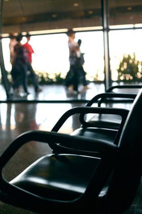 IMAGO Creative: Welttourismustag am 27. September airport seats wait airplane arrival Copyright: xx 4911984