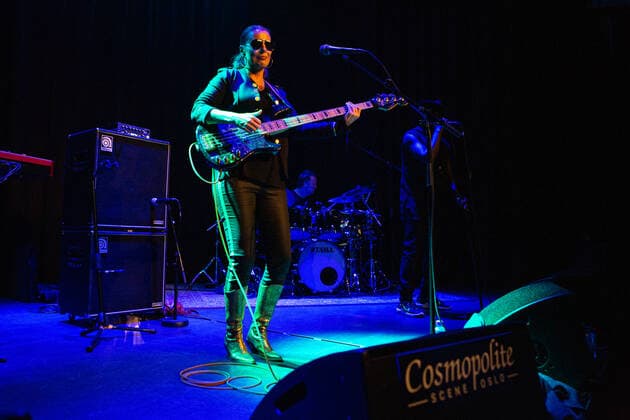 Ida Nielsen live in Oslo, Norway Oslo, Norway. 28th, October 2021. Ida Nielsen & the Funkbots performs a live concert at Cosmopolite in Oslo. Here bass player and singer Ida Nielsen is seen live on stage. Odense Norway  Copyright: xGonzalesxPhoto Per-OttoxOppix