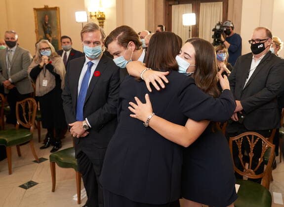 November 2, 2021, Winnipeg, MB, Canada: Heather Stefanson embraces her daughter, Victoria as she is sworn in asÃ‚ Manitoba s 24th premier at theÃ‚ ManitobaÃ‚ Legislative Building inÃ‚ Winnipeg on Tuesday, November 2, 2021. Winnipeg Canada  - ZUMAc35_ 20211102_zaf_c35_108 Copyright: xDavidxLipnowskix