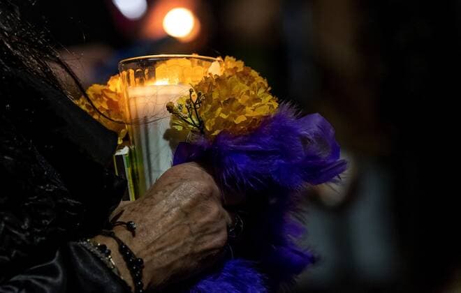 Women characterized as catrinas participate in a silent procession and an offering for the traditional Day of the Dead to remember the victims of femicide, in the city of Saltillo, Coahuila state, Mexico, 02 November 2021. Through a silent procession and an offering for the traditional Day of the Dead, collectives remembered the victims of femicide in their day. Procession of catrinas remember victims of femicide in Mexico !ACHTUNG: NUR REDAKTIONELLE NUTZUNG!  Copyright: xMiguelxSierrax MEX6003 20211103-977ebb254dc605f435e802ae99e67afb8caf3fe0