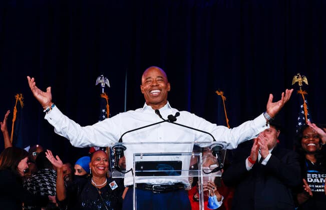 Bilder des Jahres 2021, News 11 November News Themen der Woche KW44 (211103) -- NEW YORK, Nov. 3, 2021 -- Eric Adams attends a celebration after the mayoral election in New York City, the United States, Nov. 2, 2021. Democrat Eric Adams got over 65 percent of the votes in the election, while Republican candidate Curtis Sliwa collected less than 30 percent, according to the latest election night results issued by the Board of Elections in the City of New York. (Photo by Xinhua) U.S.-NEW YORK-MAYORAL ELECTION-ERIC ADAMS WinstonxZhou 