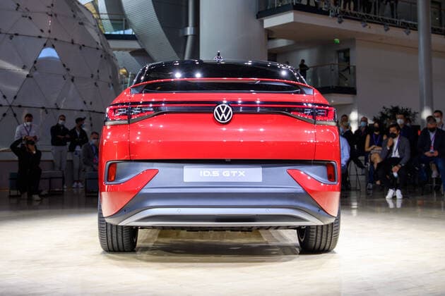 Dresden GER, Dresden, VW, 03.11.2021, ID5 Enthuellung - Live Der ID.5 E - SuV Coupe, das zweite E-SUV der Marke Volkswagen, seine virtuelle Welt - Premiere, in der Glaesernen Manufaktur Dresden, 03.11.21, *** Dresden GER, Dresden, VW, 03 11 2021, ID5 Unveiling Live The ID 5 E SuV Coupe, the second E SUV of the Volkswagen brand, its virtual world premiere, at the Glaesernen Manufaktur Dresden, 03 11 21, Copyright: xUwexKoch Eibner-Pressefotox EP_UKH