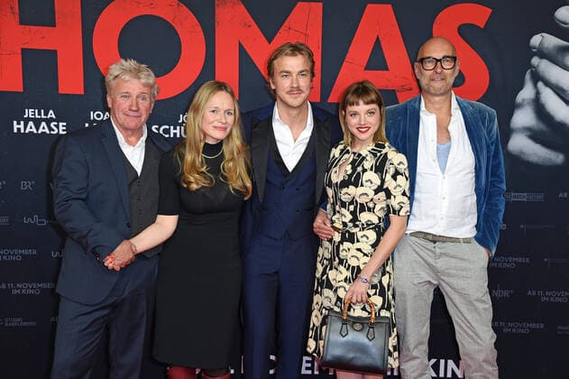 Joerg Schuettauf, Anja Schneider, Albrecht Schuch, Jella Haase, Andreas Kleinert bei der Premiere von Lieber Thomas im Kino International in Berlin am 03.11.2021