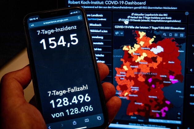 Coronavirus in Deutschland - Covid-19-Dashboard des Robert Koch-Institut 04.11.2021: Robert Koch-Institut: 7-Tage-Inzidenz 154,5. 7-Tage-Fallzahl 128.496. COVID-19-Fälle 4.672.368. Zugang um 33.949 gegenüber dem Vortag. COVID-19-Todesfälle 96.192. Zugang um 165 gegenüber dem Vortag.