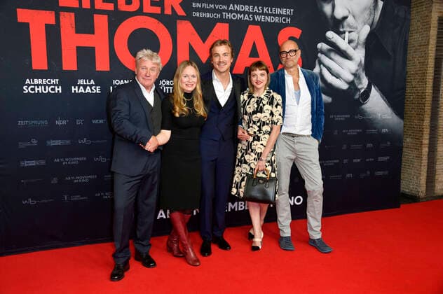 Jörg Schüttauf, Anja Schneider, Albrecht Schuch, Jella Haase und Andreas Kleinert bei der Premiere des Kinofilms Lieber Thomas im Kino International. Berlin, 03.11.2021