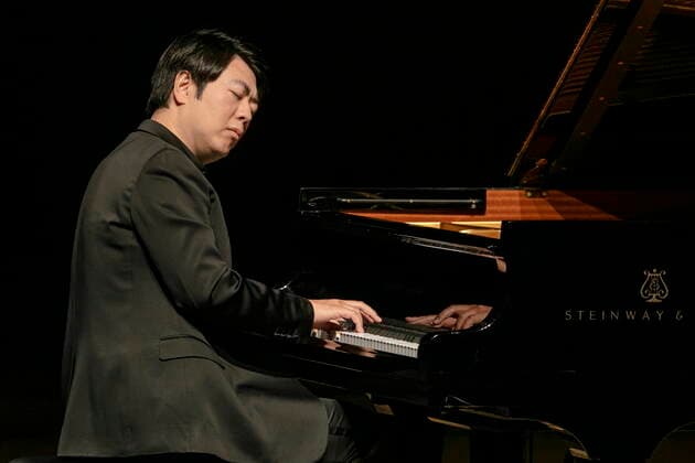 Der chinesische Pianist Lang Lang (geb. 12.Juni 1982) während seines Konzertes im Kulturpalast Dresden, mit dem Programm: Arabeske C-Dur op. 18 von Robert Schumann und Goldberg-Variationen von Johann Sebastian Bach.