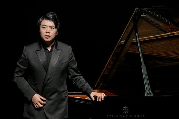 Der chinesische Pianist Lang Lang (geb. 12.Juni 1982) während seines Konzertes im Kulturpalast Dresden, mit dem Programm: Arabeske C-Dur op. 18 von Robert Schumann und Goldberg-Variationen von Johann Sebastian Bach.