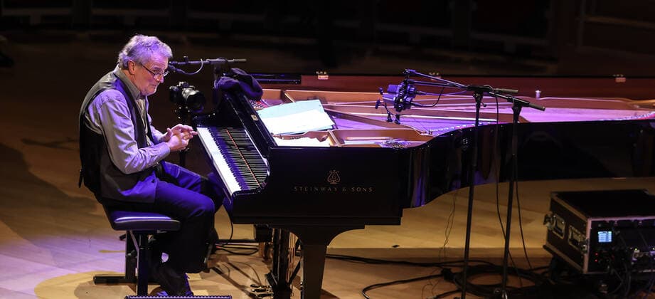 Konzert von Bobo Stenson Trio @ Pierre Boulez Saal Jazzfest Berlin Bobo Stenson Trio Bobo Stenson Klavier Anders Jormin Kontrabass Jon Fält Schlagzeug