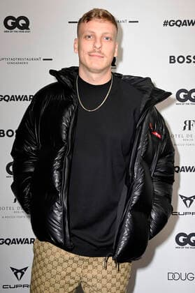 Felix Lobrecht bei der 23. Verleihung der GQ Men of the Year Awards 2021 im Gendarmerie Hauptstadtrestaurant. Berlin, 04.11.2021