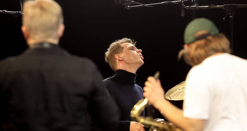 Konzert von Christian Lillinger @silent green, Betonhalle , Jazzfest Berlin Koma Saxo, Christian Lillinger