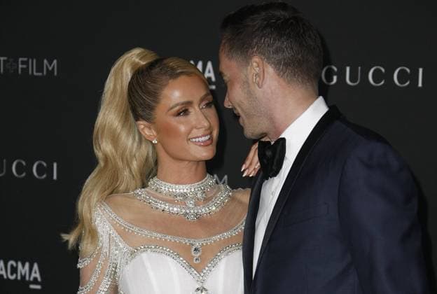 November 6, 2021, Los Angeles, CA, USA: LOS ANGELES, CALIFORNIA - NOVEMBER 06: Paris Hilton and fiance Carter Reum attend the 10th Annual LACMA ART+FILM GALA presented by Gucci at Los Angeles County Museum of Art on November 06, 2021 in Los Angeles, California. Los Angeles USA - ZUMAs181 20211106_zea_s181_137 Copyright: xImagespacex