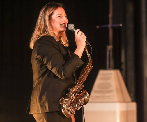 Konzert von Maria Faust @ Kaiser-Wilhelm-Gedächtnis-Kirche , Jazzfest Berlin Maria Faust™s Sacrum Facere, Maria Faust Altsaxofon Emanuele Maniscalco Orgel Ned Ferm Saxofon Francesco Bigoni Klarinette Tobias Wiklund Trompete Mads Hyhne Posaune Jonatan Ahlborn Tuba