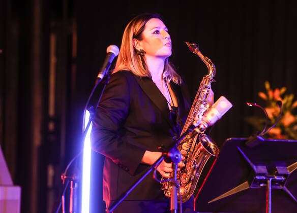 Konzert von Maria Faust @ Kaiser-Wilhelm-Gedächtnis-Kirche , Jazzfest Berlin Maria Faust™s Sacrum Facere, Maria Faust Altsaxofon Emanuele Maniscalco Orgel Ned Ferm Saxofon Francesco Bigoni Klarinette Tobias Wiklund Trompete Mads Hyhne Posaune Jonatan Ahlborn Tuba