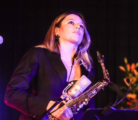 Konzert von Maria Faust @ Kaiser-Wilhelm-Gedächtnis-Kirche , Jazzfest Berlin Maria Faust™s Sacrum Facere, Maria Faust Altsaxofon Emanuele Maniscalco Orgel Ned Ferm Saxofon Francesco Bigoni Klarinette Tobias Wiklund Trompete Mads Hyhne Posaune Jonatan Ahlborn Tuba