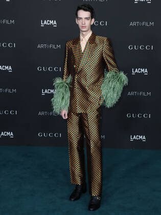 10th Annual LACMA Art + Film Gala 2021 Actor Kodi Smit-McPhee wearing a Gucci suit and Tiffany & Co. jewelry arrives at the 10th Annual LACMA Art + Film Gala 2021 held at the Los Angeles County Museum of Art on November 6, 2021 in Los Angeles, California, United States. Los Angeles California United States  Copyright: xImagexPressxAgencyx collin-10thannu211106_npqtZ