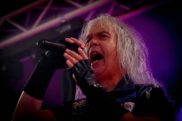 Hademarschen, Deutschland 05. November 2021: Grave Digger - Hademascher Hof - 05.11.2021 Aufnahme des Livekonzerts mit Publikum für ein Liverecording zur späteren Veröffentlichung war ein voller Erfolg. Selbst aus Schweden fanden sich Fans von Grave Digger in Schleswig-Holstein ein.. Foto: Leadsänger Chris Boltendahl Hademascher Hof Schleswig Holstein Copyright: xFotostandx xJacobsx