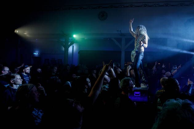 Hademarschen, Deutschland 05. November 2021: Grave Digger - Hademascher Hof - 05.11.2021 Aufnahme des Livekonzerts mit Publikum für ein Liverecording zur späteren Veröffentlichung war ein voller Erfolg. Selbst aus Schweden fanden sich Fans von Grave Digger in Schleswig-Holstein ein.. Foto Axel Ritt Hademascher Hof Schleswig Holstein Copyright: xFotostandx xJacobsx