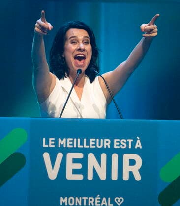 News Bilder des Tages November 7, 2021, Montreal, PQ, Canada: Montreal Mayor Valerie Plante celebrates with supporters after being re-elected, in Montreal, Sunday, Nov. 7, 2021. Montreal Canada  - ZUMAc35_ 20211107_zaf_c35_112 Copyright: xRyanxRemiorzx