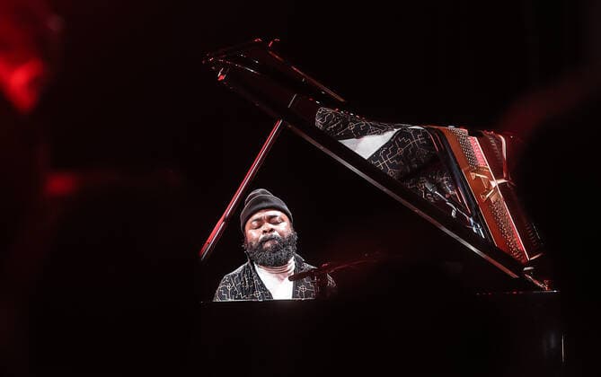 Konzert von Makhathini Nduduzo @ Silent Green, Betonhalle , Jazzfest Berlin Makhathini Nduduzo