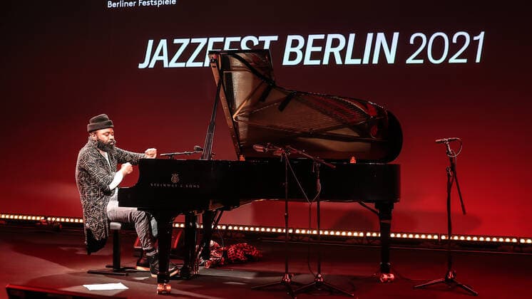 Konzert von Makhathini Nduduzo @ Silent Green, Betonhalle , Jazzfest Berlin Makhathini Nduduzo