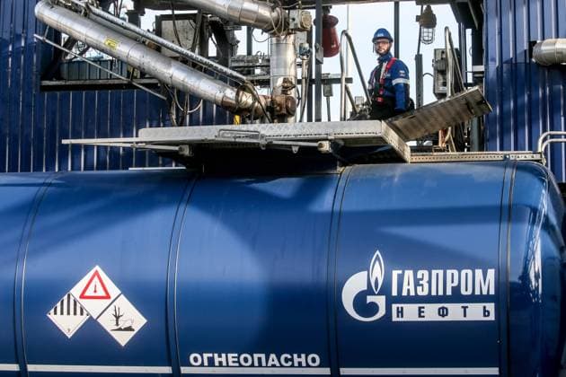 MOSCOW, RUSSIA - AUGUST 16, 2021: A bitumen truck is pictured at the Moscow Refinery. Moscow Refinery, the largest bitumen producer of Gazprom Neft, supplies bitumen to the majority of asphalt plants of Russia s Central Federal District. Gavriil Grigorov TASS  TS1172C8