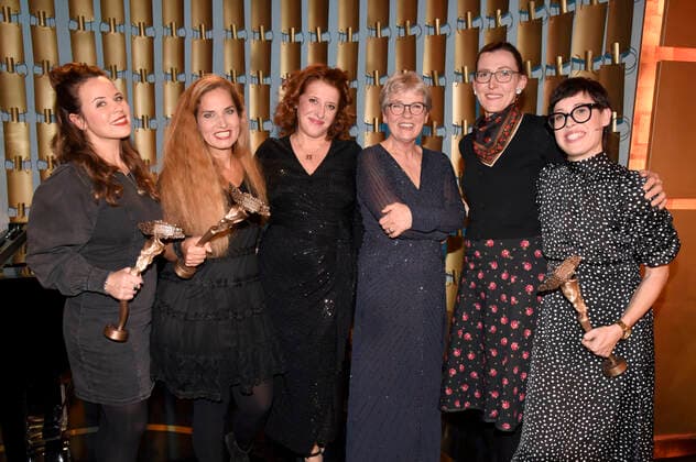 München, Bayerischer Kabarettpreis 2021 Julia Gamez Martin, Ariane Müller, Luise Kinseher, Gerburg Jahnke, Martina Schwarzmann und Eva Karl-Faltermeier bei der Verleihung des Bayerischen Kabarettpreises 2021 im Lustspielhaus. München, 08.11.2021