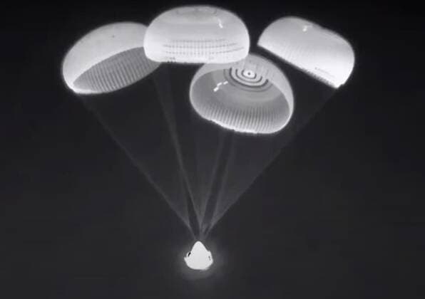 VIDEO AVAILABLE: CONTACT INFO@COVERMG.COM NASA?s SpaceX Crew-2 astronauts safely splashed down in the Gulf of Mexico off the coast of Florida Monday (08November2021) aboard the Crew Dragon Endeavour spacecraft, completing the agency?s second long-duration commercial crew mission to the International Space Station. The mission set a record for the longest spaceflight by a U.S. crewed spacecraft. The international crew of four spent 199 days in orbit, surpassing the 168 days set by NASA?s SpaceX Crew-1 mission earlier this year. NASA astronauts Shane Kimbrough and Megan McArthur, JAXA (Japan Aerospace Exploration Agency) astronaut Akihiko Hoshide, and ESA (European Space Agency) astronaut Thomas Pesquet returned to Earth in a parachute Copyright: xx 50863698 EDITORIAL USE ONLY. NOT FOR USE BY NEWSPAPERS BASED IN THE UK.