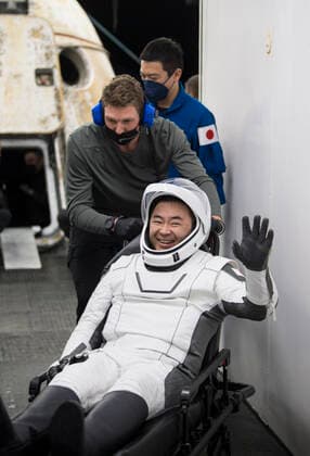 November 8, 2021, Pensacola, Florida, USA: Japan Aerospace Exploration Agency (JAXA) astronaut Aki Hoshide waves after being helped out of the SpaceX Crew Dragon Endeavour spacecraft onboard the SpaceX GO Navigator recovery ship after he and NASA astronauts Shane Kimbrough and Megan McArthur, and ESA (European Space Agency) astronaut Thomas Pesquet landed in the Gulf of Mexico off the coast of Pensacola, Florida, Monday, Nov. 8, 2021. NASA™s SpaceX Crew-2 mission is the second operational mission of the SpaceX Crew Dragon spacecraft and Falcon 9 rocket to the International Space Station as part of the agency™s Commercial Crew Program. .Mandatory Credit: NASA via CNP Pensacola USA - ZUMAs152 20211108_zaa_s152_085 Copyright: xAubreyxGemignanix
