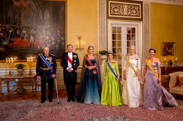 Bilder des Jahres 2021, Entertainment 11 November Entertainment Themen der Woche KW45 Entertainment Bilder des Tages 09-11-2021 Gala King Harald and King Willem-Alexander and Queen Maxima and Queen Sonja and Princess Mette-Marit and Princess Martha Louise pose before the state banquet at the royal palace on the 1st day of the 3 day statevisit to Norway. Â  Copyright: xPPEx