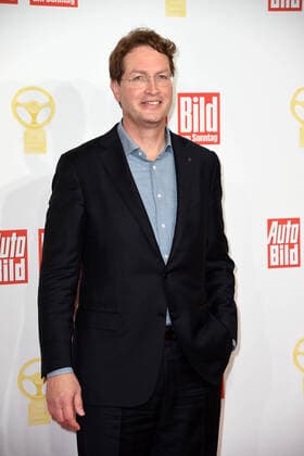 Ola Källenius (Vorstandsvorsitzender Daimler AG) bei der 45. Verleihung Das Goldene Lenkrad bei Axel Springer SE in Berlin am 09.11.2021