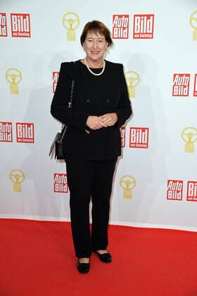 Hildegard Müller (Präsidentin des Verbandes der Automobilindustrie VDA) bei der 45. Verleihung Das Goldene Lenkrad bei Axel Springer SE in Berlin am 09.11.2021