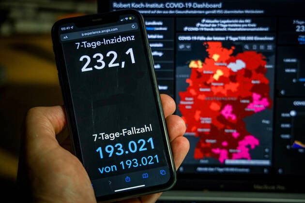 Coronavirus in Deutschland - Covid-19-Dashboard des Robert Koch-Institut 10.11.2021: Robert Koch-Institut: 7-Tage-Inzidenz 232,1. 7-Tage-Fallzahl 193.021. COVID-19-Fälle 4.844.054. Zugang um 39.676 gegenüber dem Vortag. COVID-19-Todesfälle 96.963. Zugang um 236 gegenüber dem Vortag.
