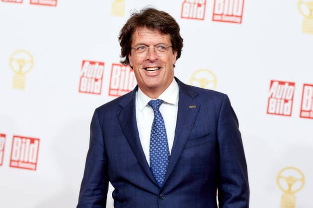 Das Goldene Lenkrad 2021 Klaus Rosenfeld (Vorstandsvorsitzender Schaeffler AG) auf dem roten Teppich bei der Verleihung des Goldenen Lenkrads im Axel-Springer-Hochhaus in Berlin. Copyright: xEventpressxGolejewskix