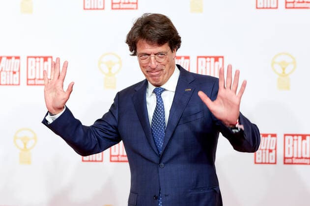 Das Goldene Lenkrad 2021 Klaus Rosenfeld (Vorstandsvorsitzender Schaeffler AG) auf dem roten Teppich bei der Verleihung des Goldenen Lenkrads im Axel-Springer-Hochhaus in Berlin. Copyright: xEventpressxGolejewskix
