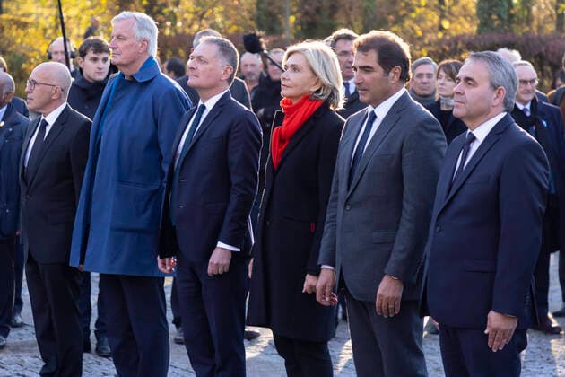 Colombey Les Deux Eglises, France le 9 Novembre, 2021 - Les candidats LR se rendent a Colombey Les Deux Eglises pour participer a un hommage au General De Gaulle a l occasion de l anniversaire de sa mort - eric ciotti, michel barnier, philippe juvin, Valerie Pecresse, Christian Jacob, Xavier Bertrand LR, LES REPUBLICAINS, POLITIQUE, PRIMAIRE DE LA DROITE, COLOMBEY LES DEUX EGLISES, PHOTO DE FAMILLE  Copyright: xVincentxIsorex
