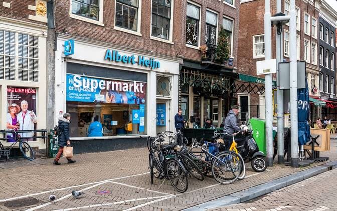 08-11-2021. Amsterdam. Albert Heijn supermarket on the Nieuwmarkt. ANP Hollandse Hoogte Egbert Hartman Copyright: xANPx xEgbertxHartmanx x440451092x