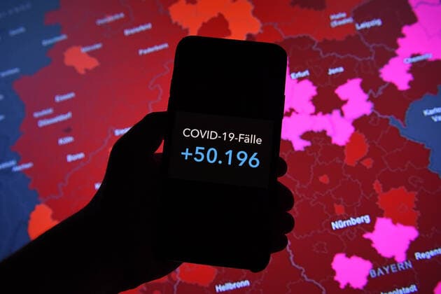 Coronavirus in Deutschland - Covid-19-Dashboard des Robert Koch-Institut 11.11.2021, Robert Koch-Institut: 7-Tage-Inzidenz 249,1. 7-Tage-Fallzahl 207.148. COVID-19-Fälle 4.894.250. Zugang um 50.196 gegenüber dem Vortag. COVID-19-Todesfälle 97.198 Zugang um 235 gegenüber dem Vortag.
