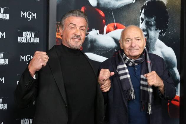 Bilder des Jahres 2021, Entertainment 11 November Entertainment Themen der Woche KW45 Entertainment Bilder des Tages PHILADELPHIA, PA - NOVEMBER 11: Burt Young pictured with Sylvester Stallone at a one night only screening event at the Philadelphia Film Center in Philadelphia, Pa November 11, 2021. Copyright: xStarshooterx