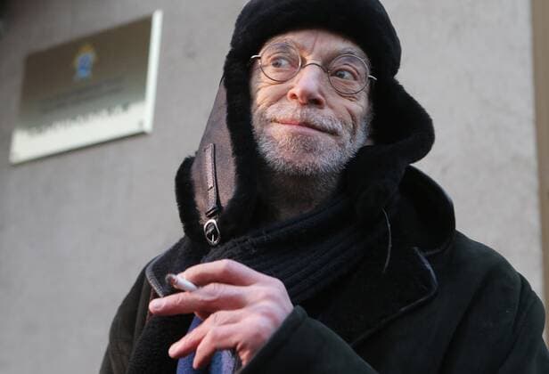 Lev Rubinstein summoned to Investigative Committee 2541023 09.12.2014 Poet Lev Rubinstein near the Russian Investigative Committee in Moscow. The committee summoned Rubinstein for questioning. Vitaliy Belousov Sputnik Moscow Russia  Copyright: xVitaliyxBelousovx
