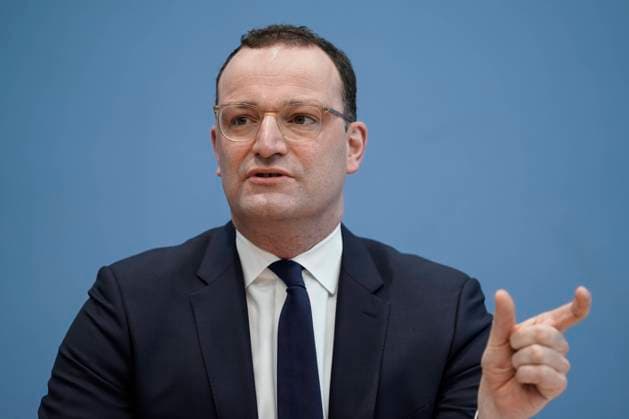 BPK zur Corona-Lage Aktuell,12.11.2021,Berlin,Bundesgesundheitsminister Jens Spahn im Portrait mit besonderer Geste bei der Bundespressekonferenz zum Thema Corona-Lage Berlin Berlin Deutschland *** BPK to the Corona situation topically,12 11 2021,Berlin,Federal Minister of Health Jens Spahn in the portrait with special gesture with the federal press conference to the topic Corona situation Berlin Berlin Germany