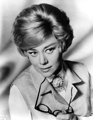 THE CHAPMAN REPORT US 1962 THE CHAPMAN REPORT US 1962 GLYNIS JOHNS Date: 1962. Strictly editorial use only in conjunction with the promotion of the film. Credit line mandatory. This image is copyright of the film company and is supplied under the terms of issue as film still. No commercial or book cover use permitted without prior consent from the film company.  Mandatory credit line: Courtesy Ronald Grant Mary Evans